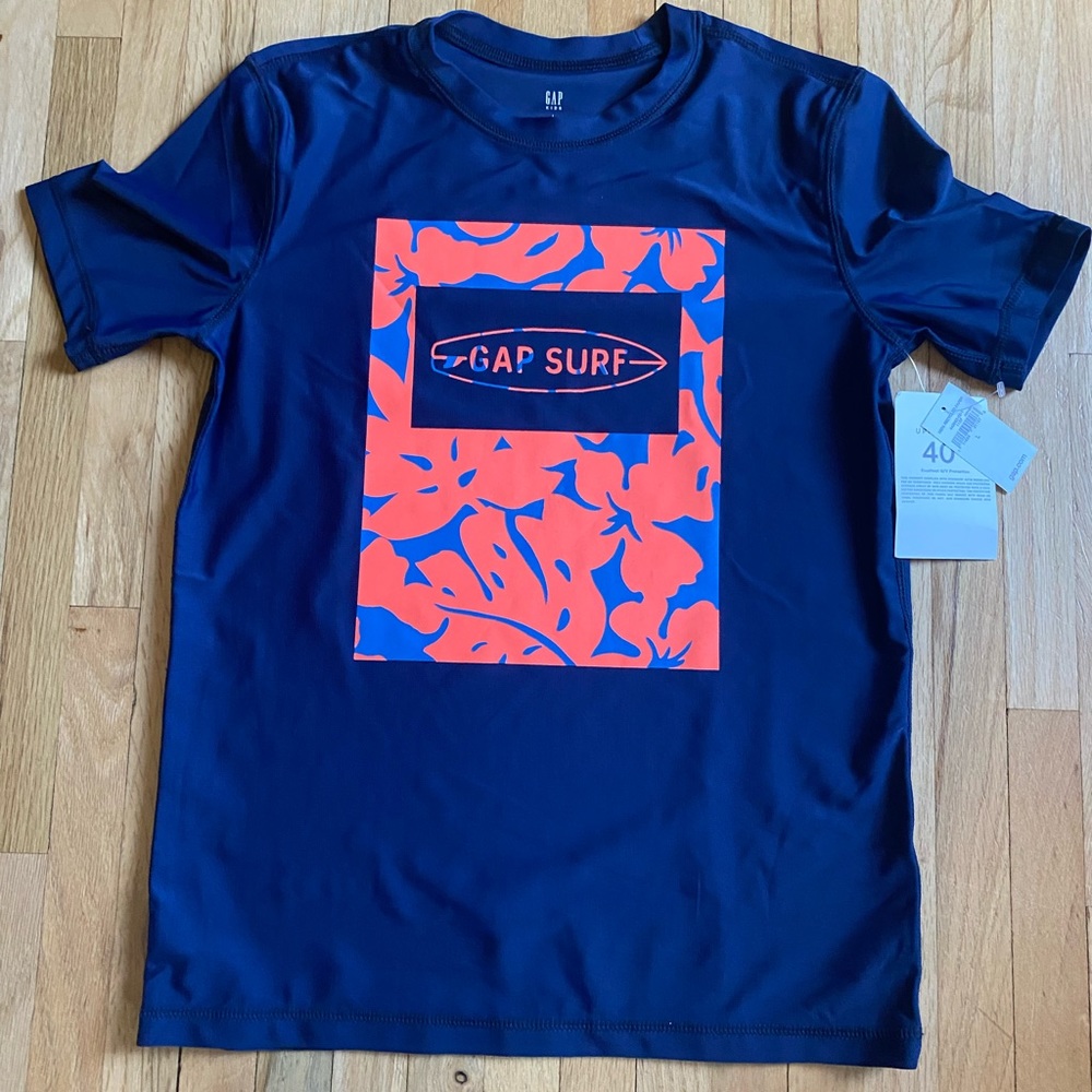 New GAP Boys Size Large Rashguard